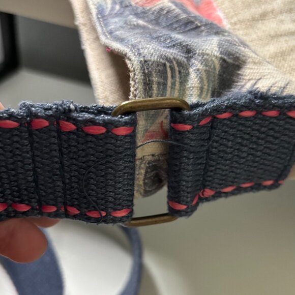 Caribbean Joe Flamingo Palm Print Crossbody Canvas Tropical Travel Bag - Picture 13 of 15